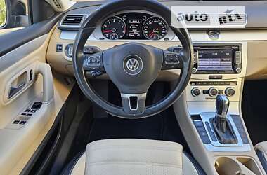 Купе Volkswagen CC / Passat CC 2013 в Киеве