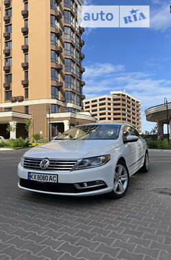 Купе Volkswagen CC / Passat CC 2015 в Киеве