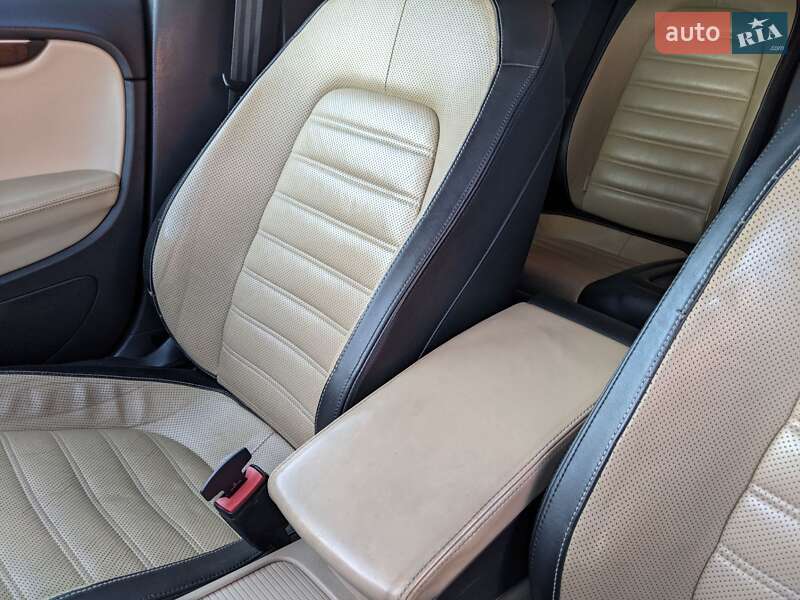 Купе Volkswagen CC / Passat CC 2012 в Рівному