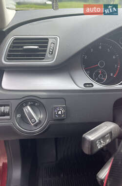 Купе Volkswagen CC / Passat CC 2013 в 