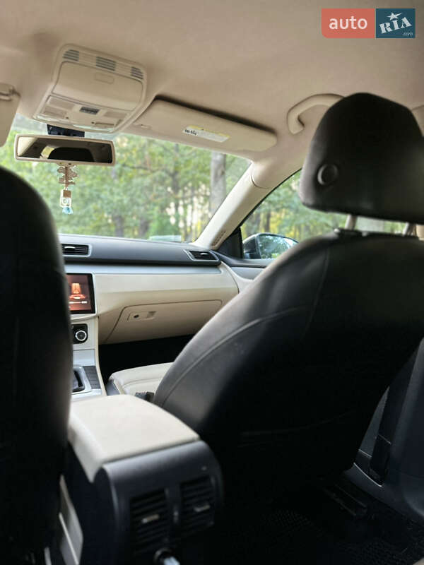 Седан Volkswagen CC / Passat CC 2011 в Чернігові