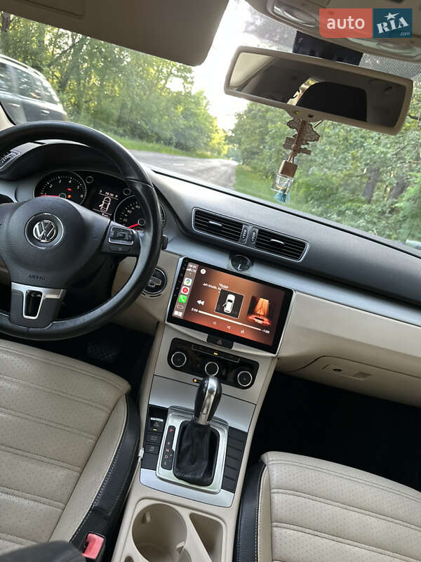 Седан Volkswagen CC / Passat CC 2011 в Чернігові