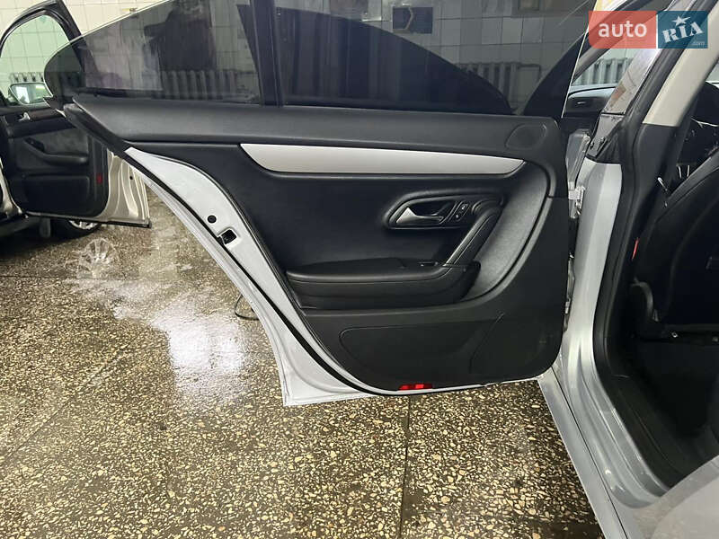 Купе Volkswagen CC / Passat CC 2010 в Виннице