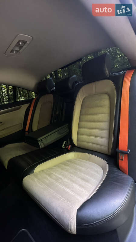 Купе Volkswagen CC / Passat CC 2012 в Києві