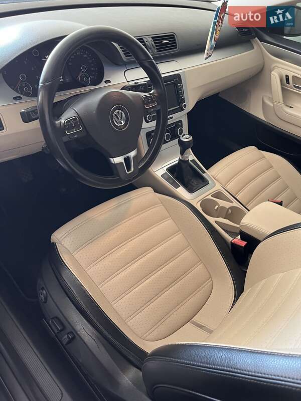 Купе Volkswagen CC / Passat CC 2010 в 