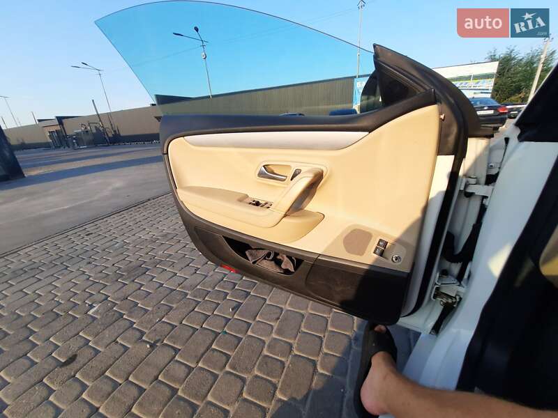 Купе Volkswagen CC / Passat CC 2013 в Львове
