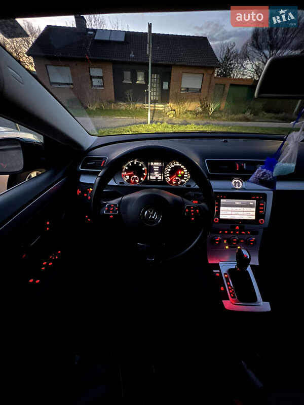 Купе Volkswagen CC / Passat CC 2012 в Вышгороде