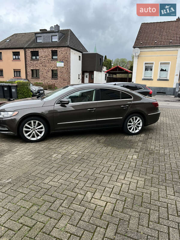 Купе Volkswagen CC / Passat CC 2012 в Вышгороде