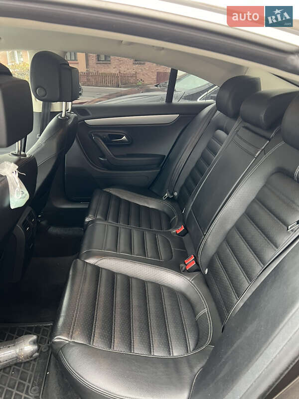 Купе Volkswagen CC / Passat CC 2012 в Вышгороде