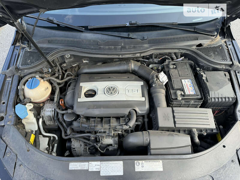 Купе Volkswagen CC / Passat CC 2012 в Львове