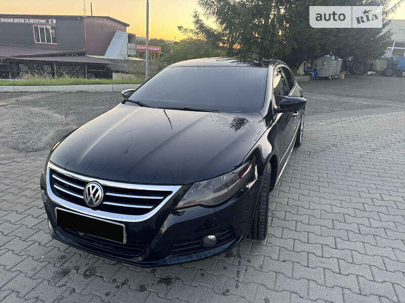 Купе Volkswagen CC / Passat CC 2010 в Староконстантинове