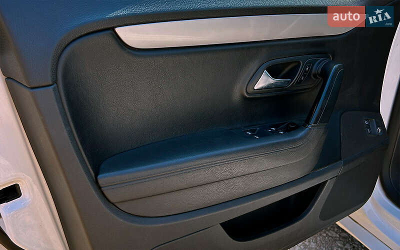 Купе Volkswagen CC / Passat CC 2010 в Вільнянську