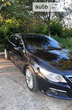 Купе Volkswagen CC / Passat CC 2011 в Староконстантинове