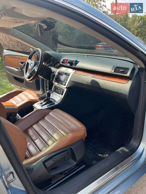 Купе Volkswagen CC / Passat CC 2011 в Виннице