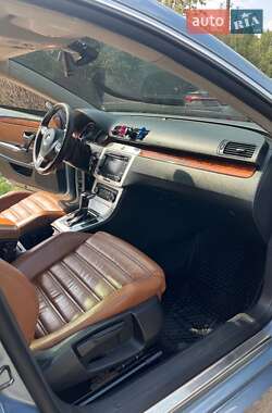 Купе Volkswagen CC / Passat CC 2011 в 