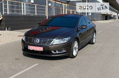 Купе Volkswagen CC / Passat CC 2015 в Киеве