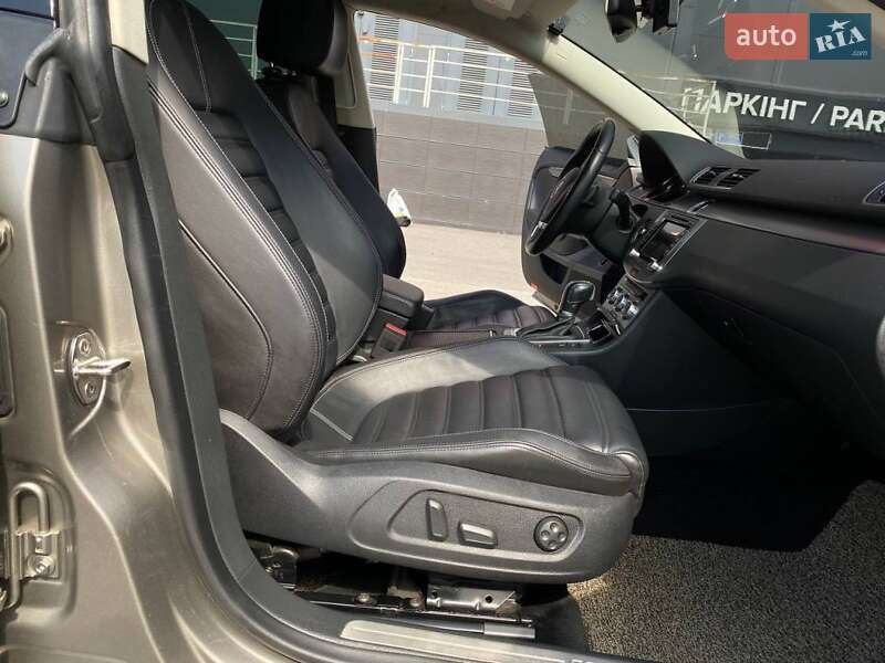 Купе Volkswagen CC / Passat CC 2014 в Киеве