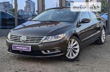 Купе Volkswagen CC / Passat CC 2015 в Киеве