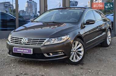 Купе Volkswagen CC / Passat CC 2015 в Києві