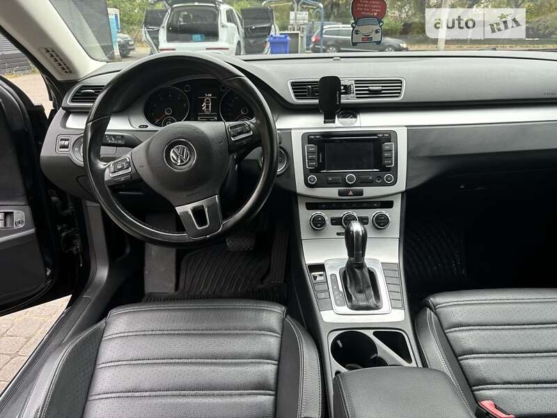 Купе Volkswagen CC / Passat CC 2013 в Львові