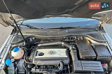Купе Volkswagen CC / Passat CC 2013 в 