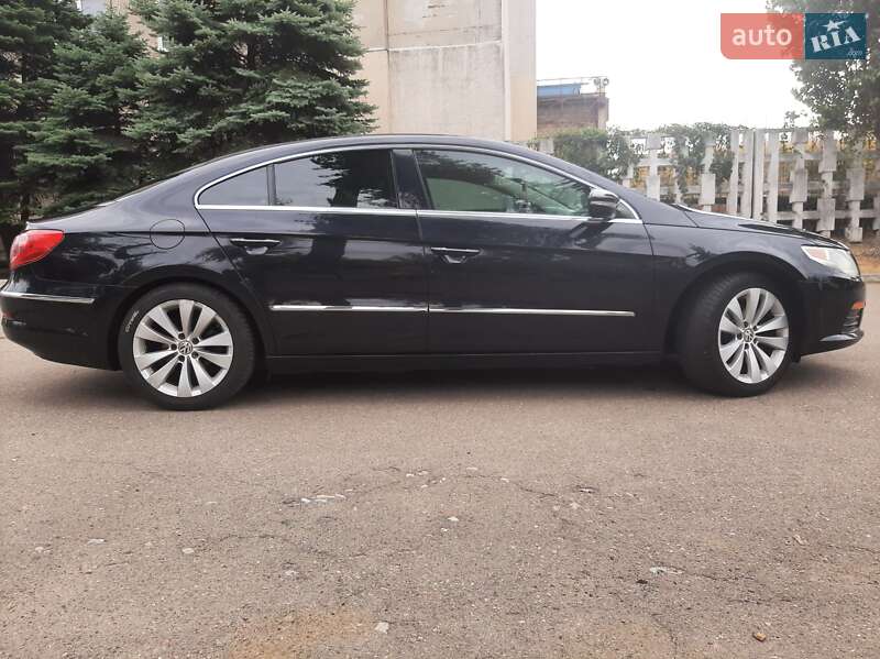 Купе Volkswagen CC / Passat CC 2010 в Николаеве