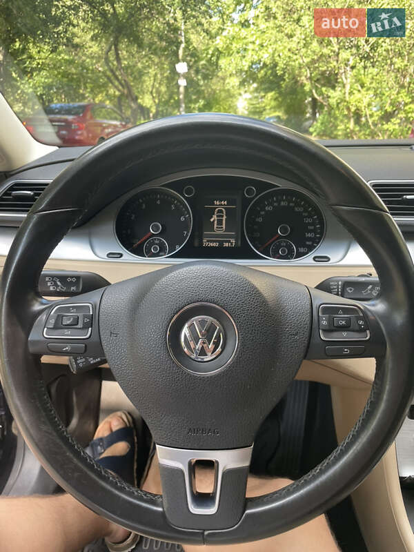 Купе Volkswagen CC / Passat CC 2012 в Києві