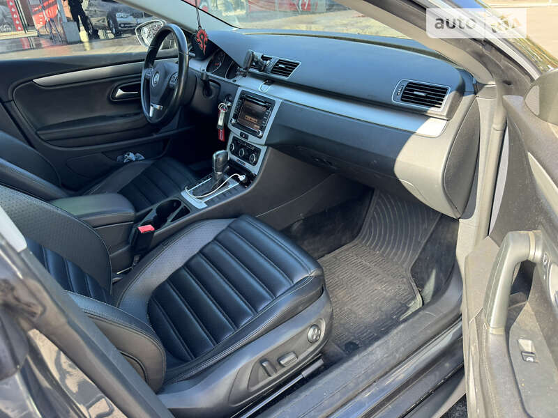 Купе Volkswagen CC / Passat CC 2011 в Вишневом
