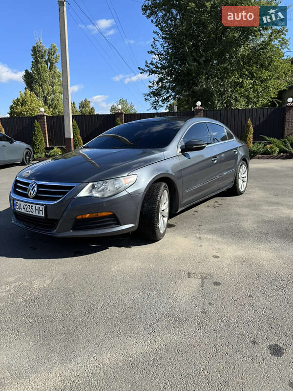 Купе Volkswagen CC / Passat CC 2010 в Голованевске
