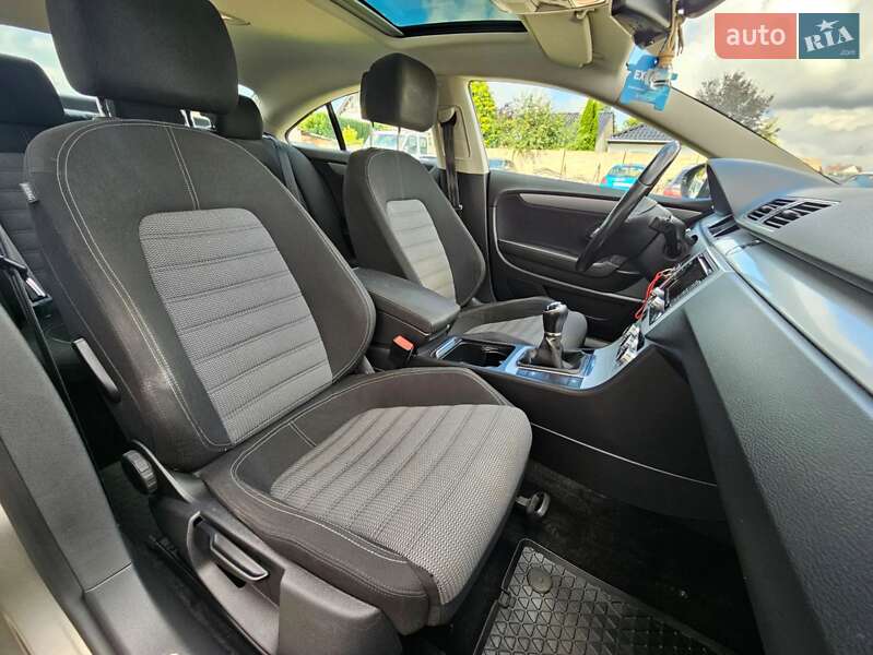 Купе Volkswagen CC / Passat CC 2012 в Києві