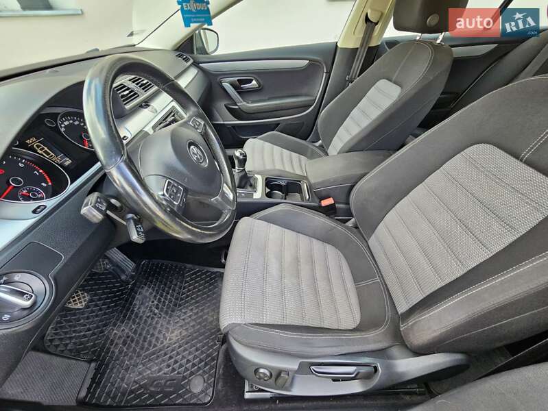 Купе Volkswagen CC / Passat CC 2012 в Києві