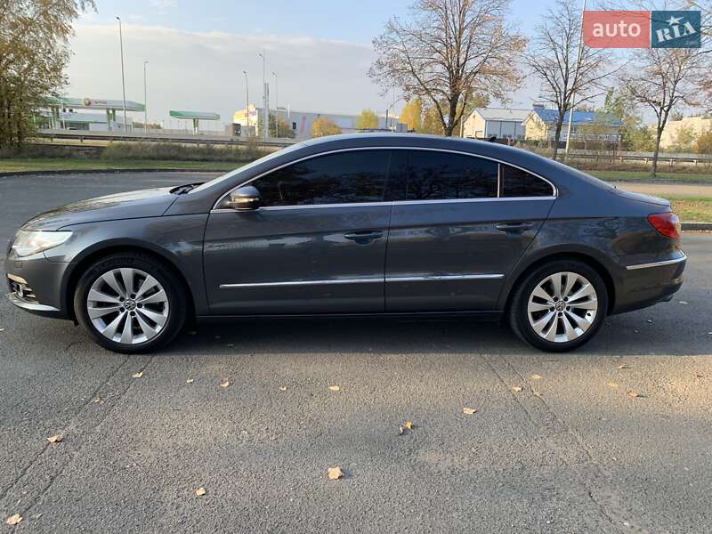 Купе Volkswagen CC / Passat CC 2011 в Киеве