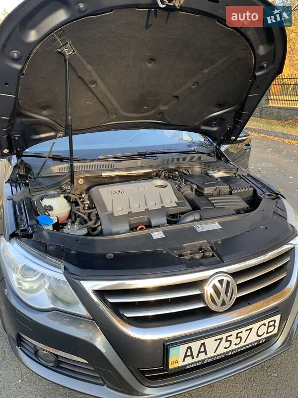 Купе Volkswagen CC / Passat CC 2011 в Киеве