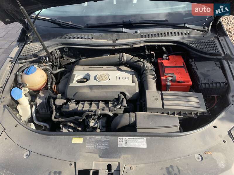 Купе Volkswagen CC / Passat CC 2010 в Луцьку