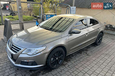 Купе Volkswagen CC / Passat CC 2011 в Львове