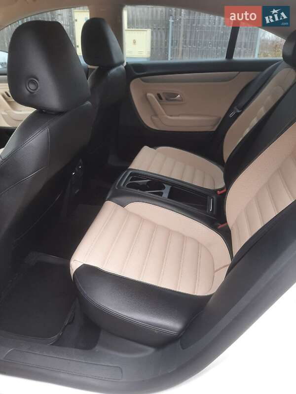 Купе Volkswagen CC / Passat CC 2010 в Херсоне