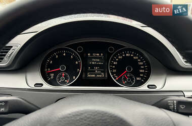 Купе Volkswagen CC / Passat CC 2011 в 
