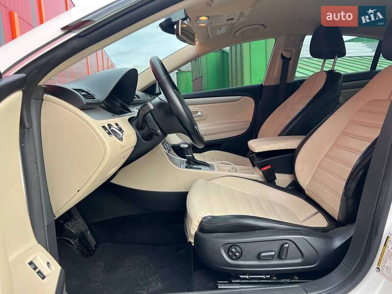 Купе Volkswagen CC / Passat CC 2010 в Киеве