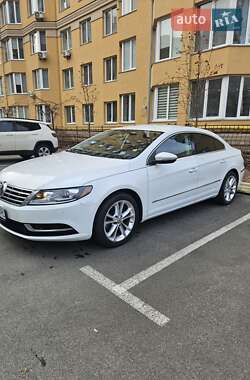 Купе Volkswagen CC / Passat CC 2015 в Києві