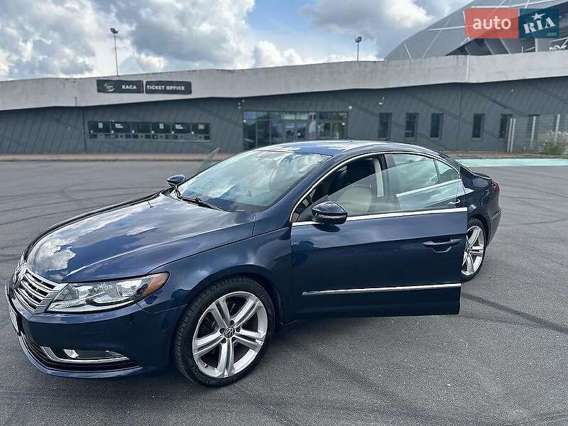 Купе Volkswagen CC / Passat CC 2012 в Львове