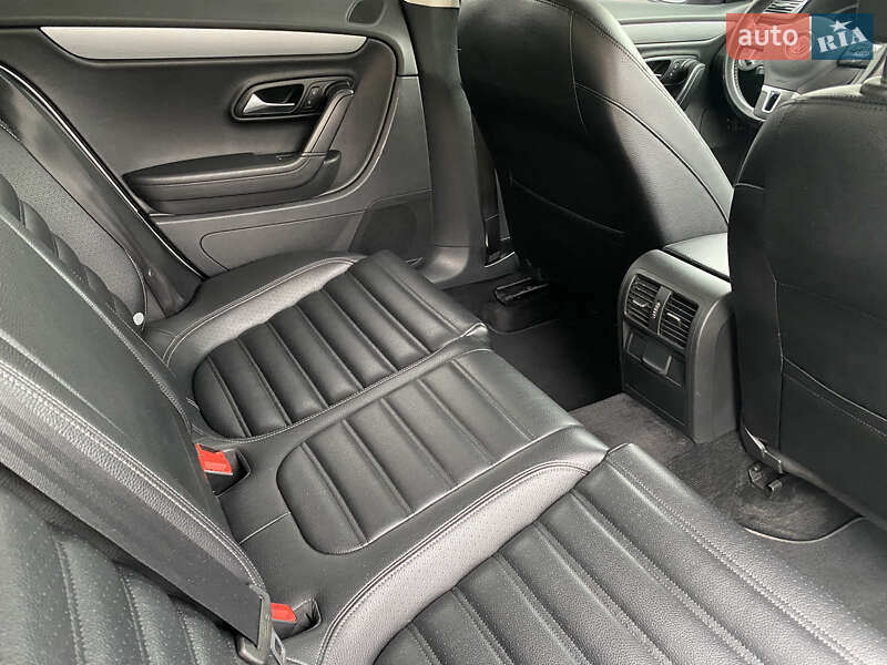 Купе Volkswagen CC / Passat CC 2013 в Киеве