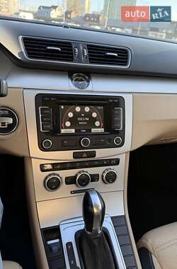 Купе Volkswagen CC / Passat CC 2012 в 