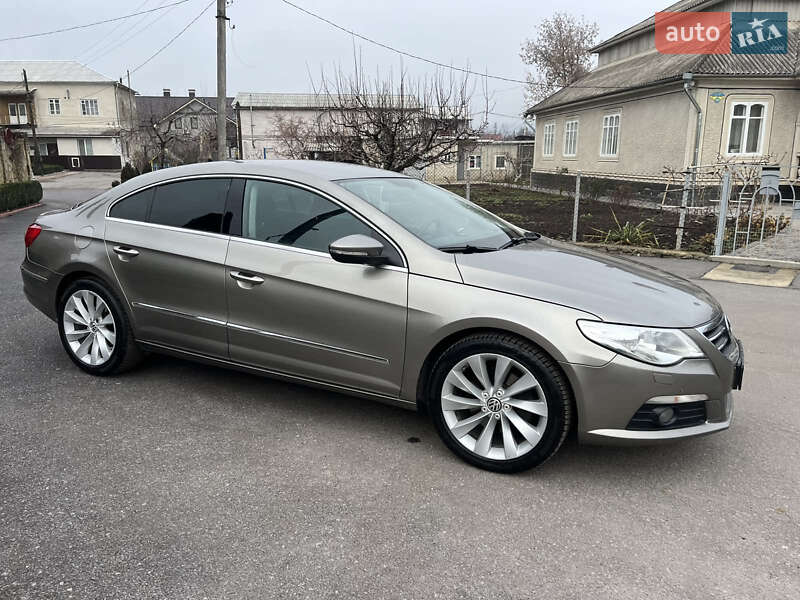 Купе Volkswagen CC / Passat CC 2010 в Могилев-Подольске