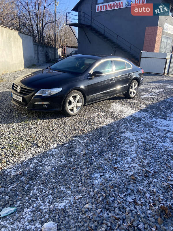 Купе Volkswagen CC / Passat CC 2010 в Дунаївцях