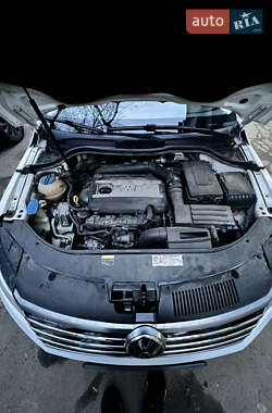 Купе Volkswagen CC / Passat CC 2013 в 