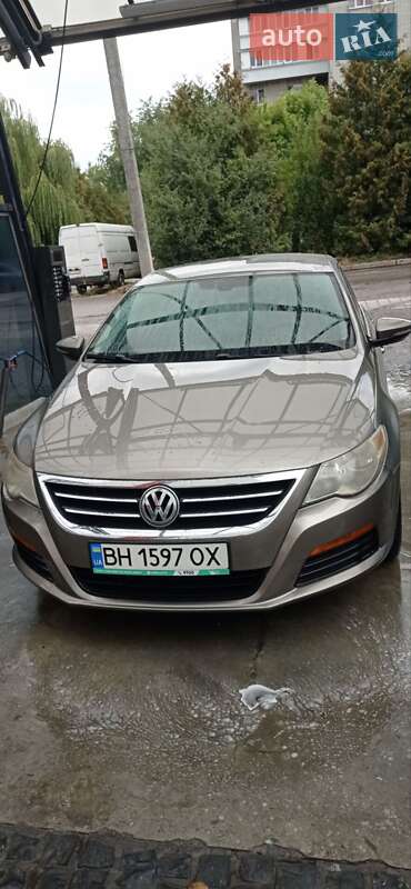 Купе Volkswagen CC / Passat CC 2011 в Львове