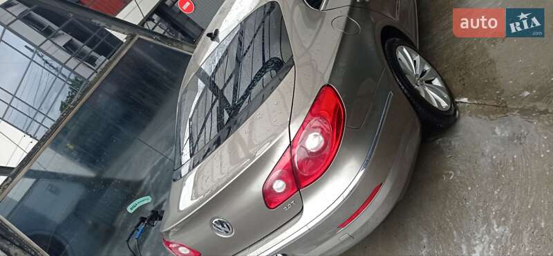 Купе Volkswagen CC / Passat CC 2011 в Львове