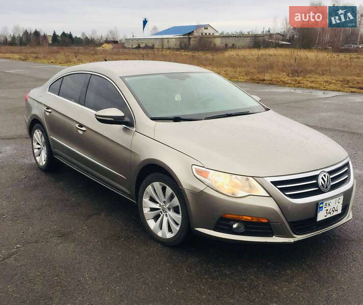 Купе Volkswagen CC / Passat CC 2010 в Березному