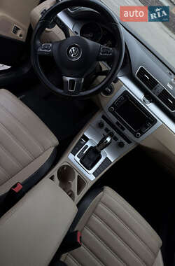 Купе Volkswagen CC / Passat CC 2012 в Здолбуніві