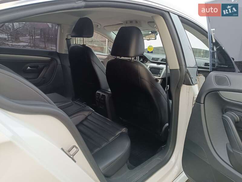 Купе Volkswagen CC / Passat CC 2011 в Луцьку